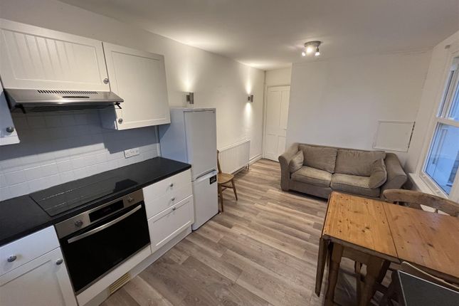 Kitchen 3.Jpg
