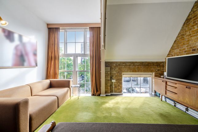 Flat 49, Schoolhouse Yard,, Bloomfield Road, London photo 4