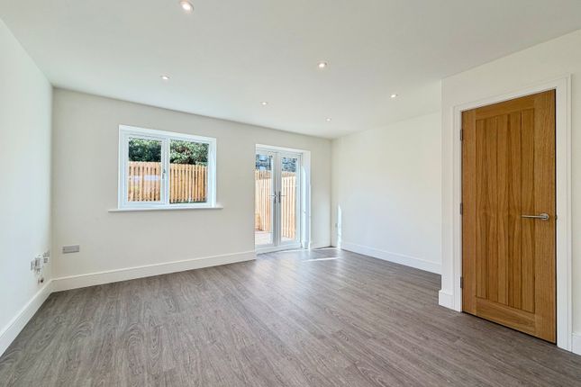 31, Abb Street, West Yorkshire photo 2