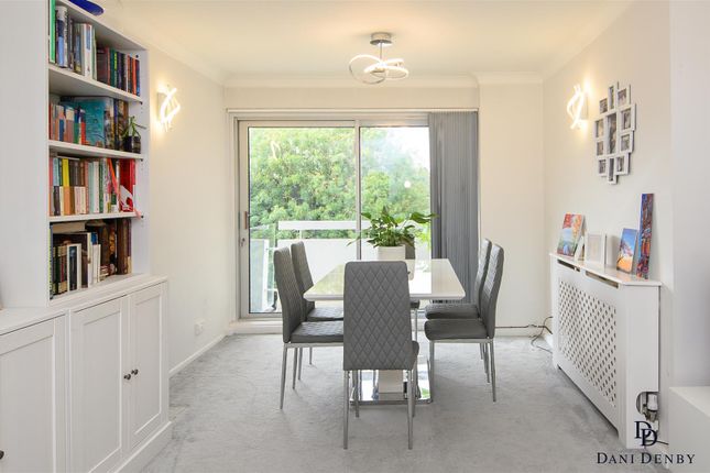 Stonegrove, Edgware photo 4