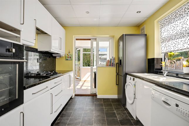 34, Crescent Gardens, Kent photo 2