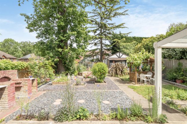 50, Rodney Gardens, Pinner photo 2