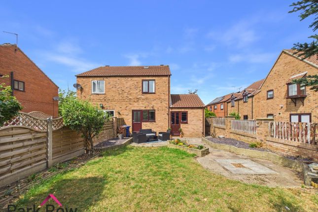 1, Summerfield Close, Knottingley photo 4