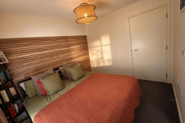 93, crossways, slough photo 2