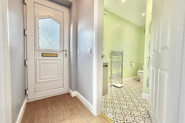 2a, 2, Emmott Drive, Leeds photo 2