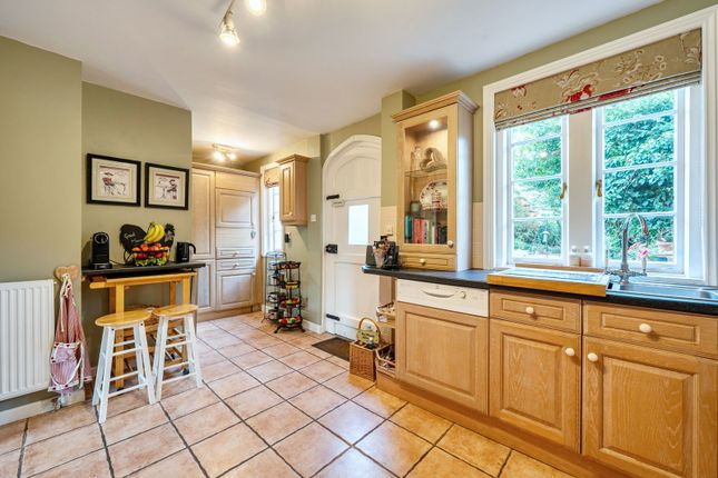 100, Ringwood Road, Ferndown photo 3