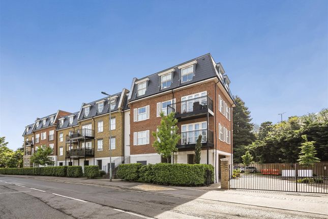 Thumbnail Flat for sale in Oldfield Road, Maidenhead