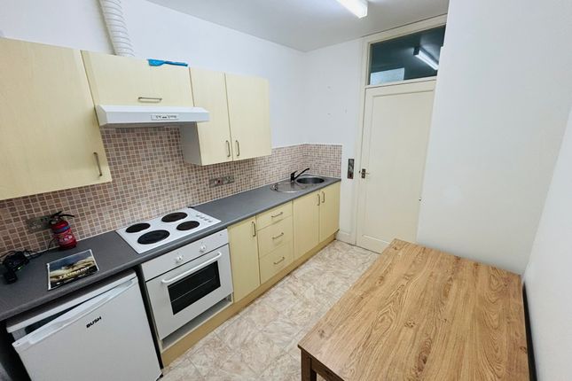 2, Beachfield Court, Penzance photo 3