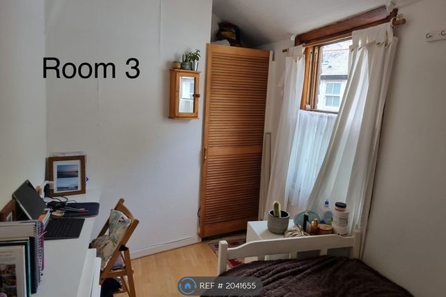 Room to rent in West Street, Penryn