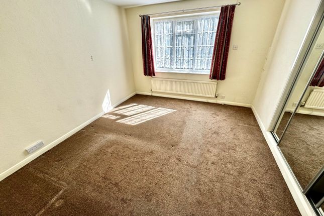 Flat for sale in Queen Margarets Road, Scarborough, North Yorkshire