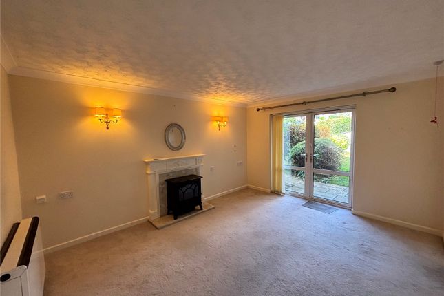 Flat 10, Bredon Court,, Station Road, Broadway photo 3