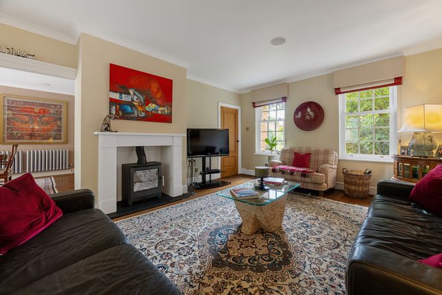 4 Heathlands Drive photo 3