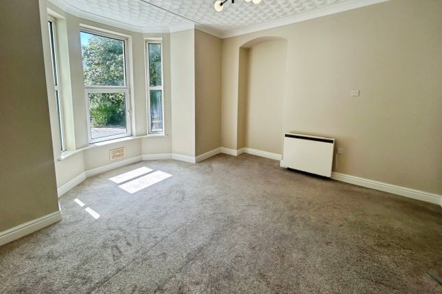 Flat 1, Neath photo 5