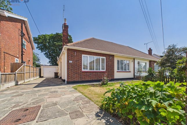 2-bed house on 17 Orchill Drive, Hadleigh, Essex, £450,000