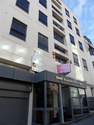 Thumbnail Flat to rent in Queen Square, Brighton