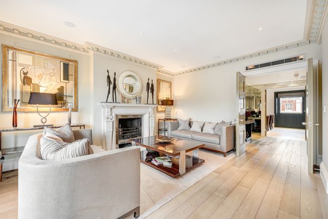 Flat to rent in Eaton Place, Belgrave Square