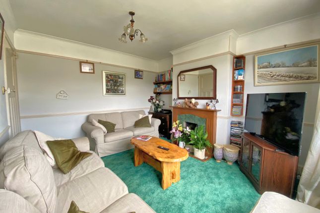 12, Lopes Crescent, Okehampton photo 2