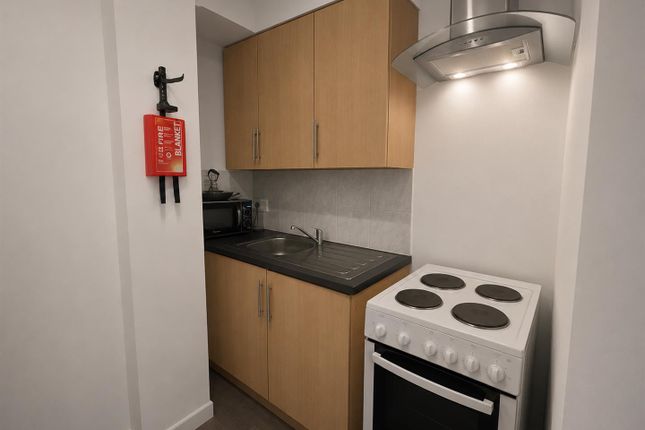 61, Elfrida Crescent, London photo 2