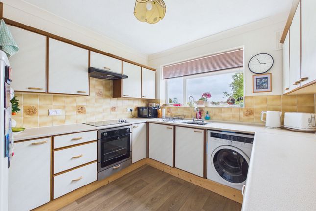 12a St. Thomas Court, Bognor Regis photo 3