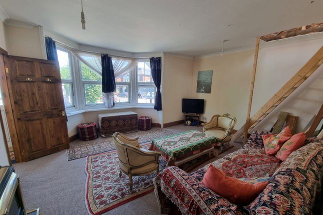 Flat for sale in The Triangle, Cobden Avenue, Southampton