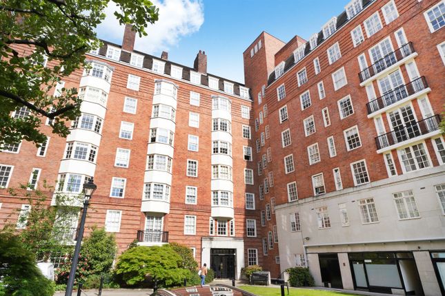 Flat for sale in Whiteheads Grove, London