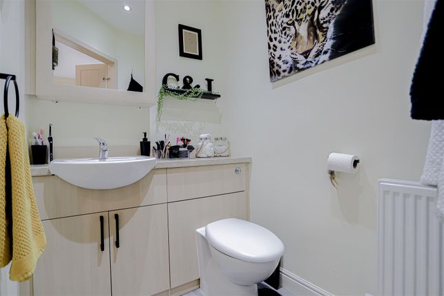 End terrace house for sale in Kings Avenue, Rawtenstall, Rossendale