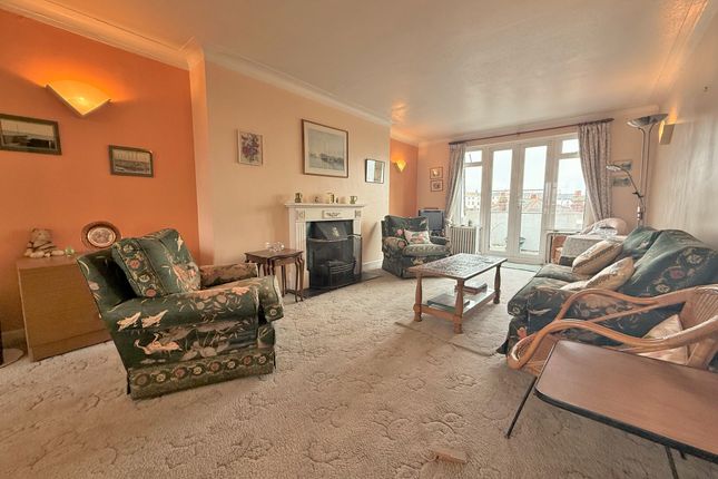 121 Wick Hall, Furze Hill, Hove photo 3