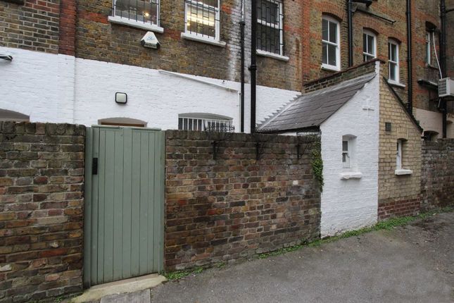 Basement Flat, 78, Broad Street, Teddington photo 4