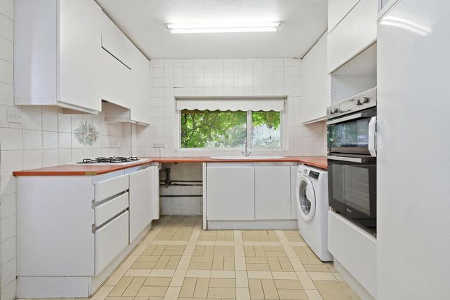 10, Connaught Hill, Loughton photo 3