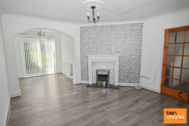 31, Red Courts, Durham photo 2