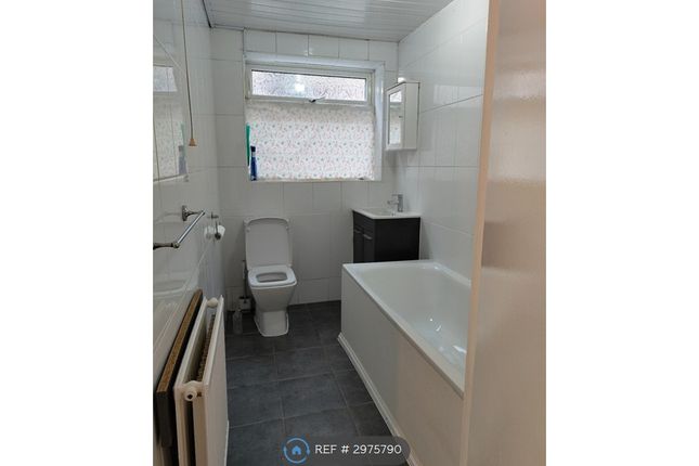 Dockwell Close, Feltham photo 3