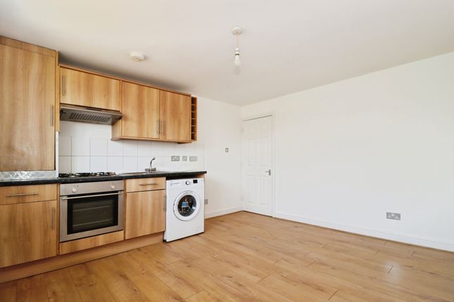 Flat 5, Staple Hill House 103-105,, Staple Hill Road, Bristol photo 4
