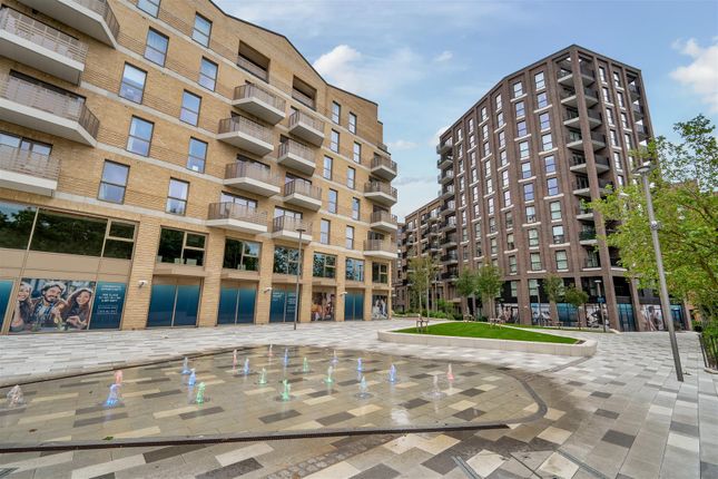 Thumbnail Flat for sale in Huntley Wharf, 20 Carraway, Reading