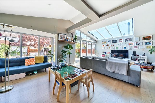 2, Westville Road, Thames Ditton photo 4
