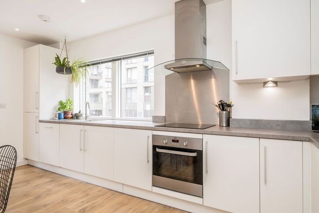 Flat 2, Bawley Court, 1, Magellan Boulevard, London photo 4