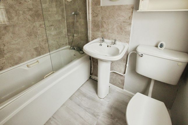 10, St Paul Street, St Helens photo 5