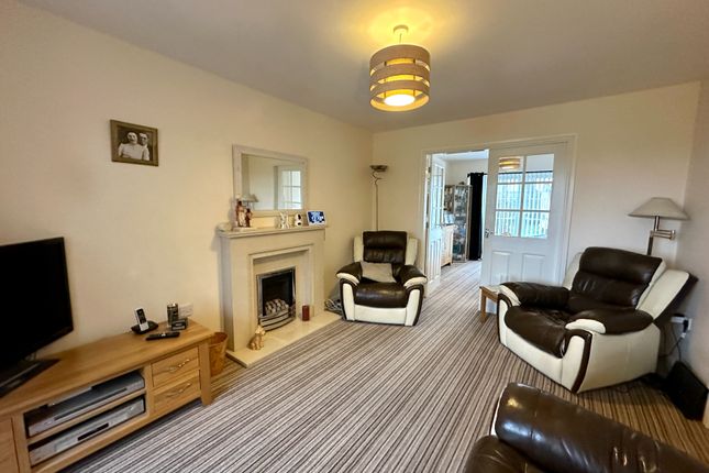 27, Nest Common, Walsall photo 4