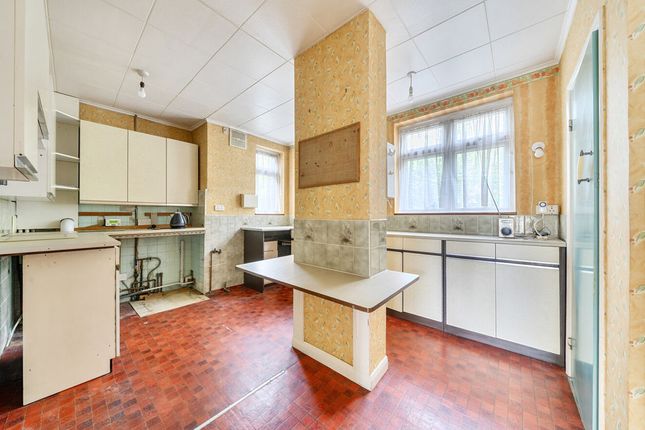 66, Southend Crescent, London photo 4