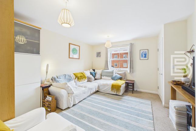 3 Jardiniere Court, Hillmorton Road, Rugby photo 4