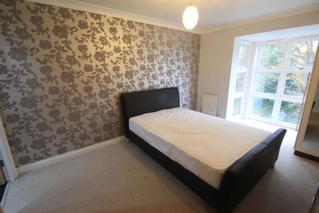 Flat to rent in Cottage Close, Harrow