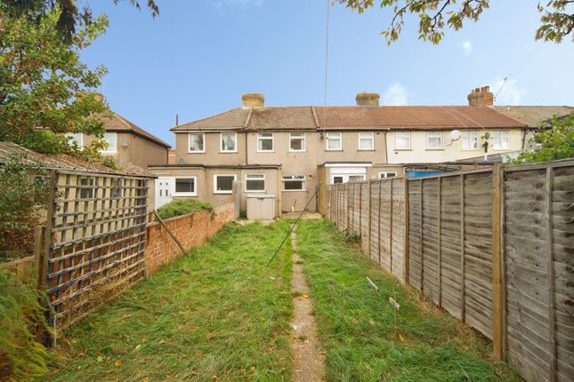 Second Avenue, Dagenham photo 4