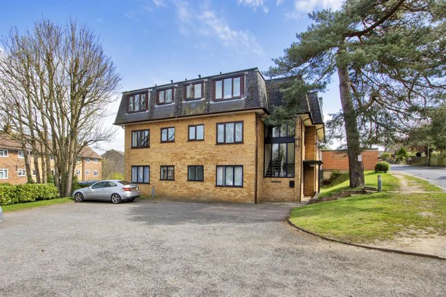 Flat for sale in Ronley Court, Hillingdon Avenue, Sevenoaks