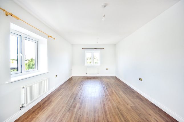 11, Edmett Way, Kent photo 4