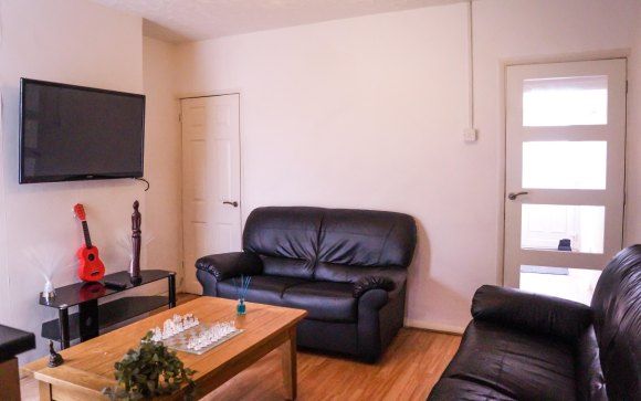 Thumbnail Shared accommodation to rent in Baden Road, Gillingham, Medway