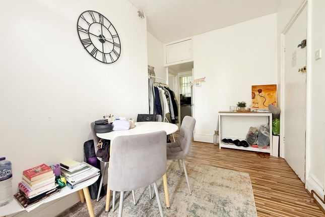 4, Hart Hill Lane, Luton photo 3
