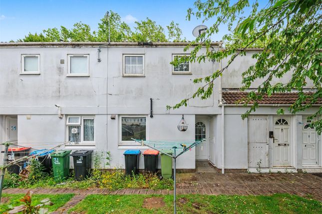 1-bed flat on 33, Walshs Manor, Milton Keynes, £37,000