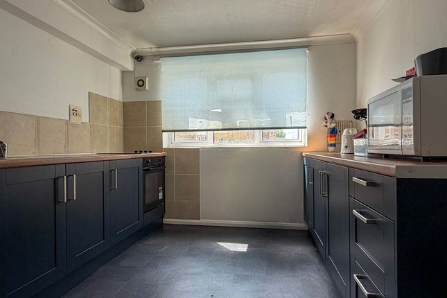 Room 2, 7, St. Marys Square, Newmarket photo 5