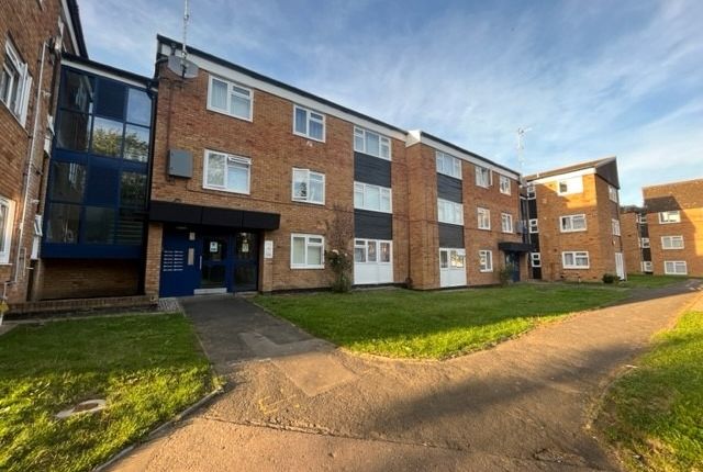 Thumbnail Flat for sale in Whitchurch Avenue, Edgware, Greater London