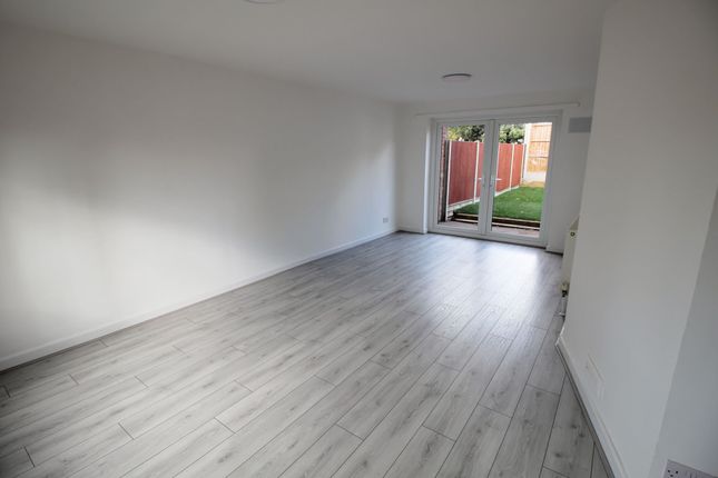 32 Cleveland Road, Wigston photo 3
