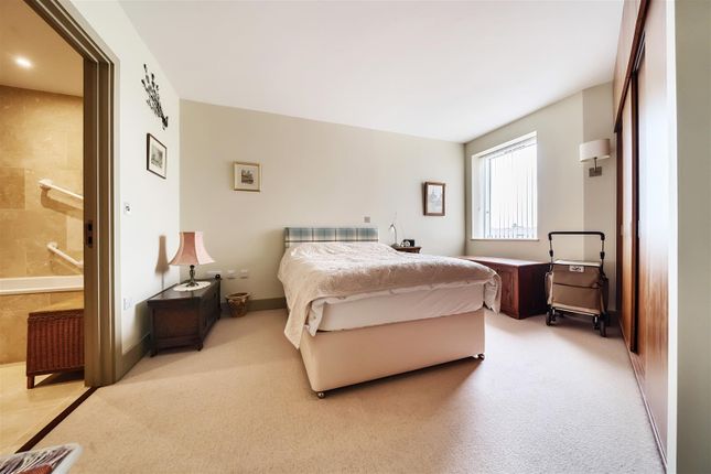 Flat for sale in Hop House, Brewery Square, Dorchester